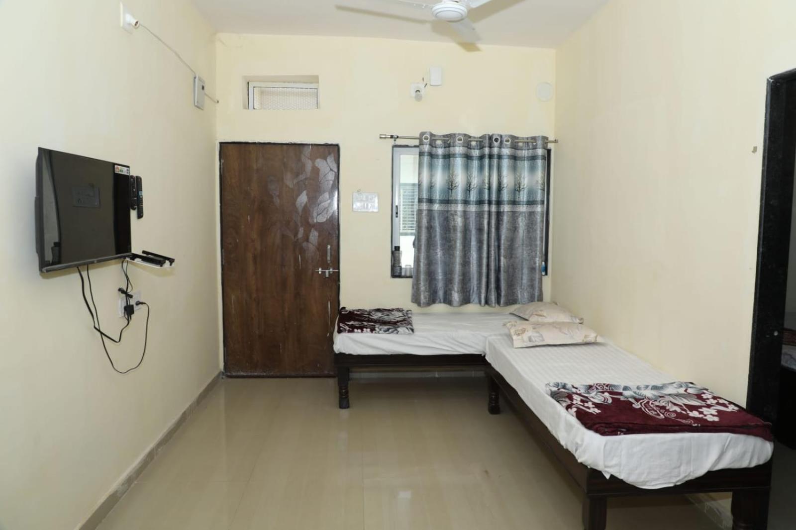 Aradhya Prime Home Stay Garudeshwar Exteriér fotografie